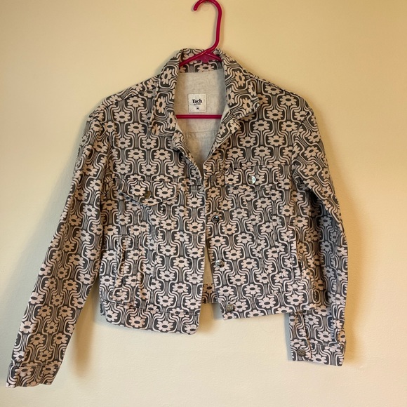 Cropped jean jacket with floral pattern - Picture 3 of 4